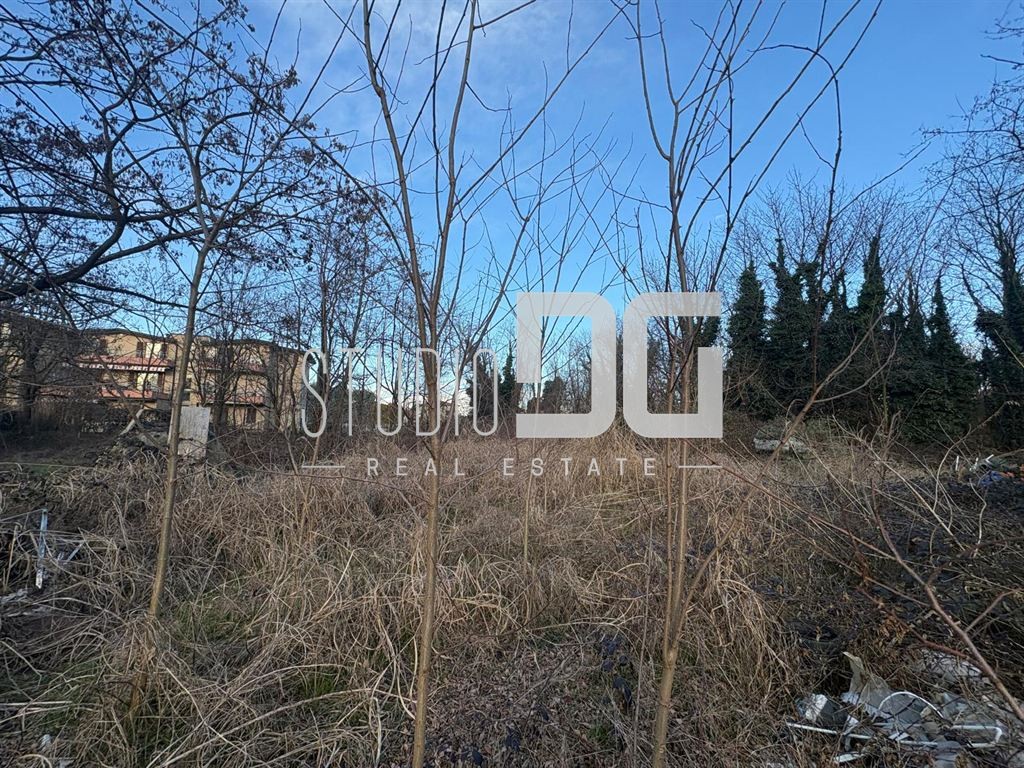 VENDESI TERRENO AGRICOLO