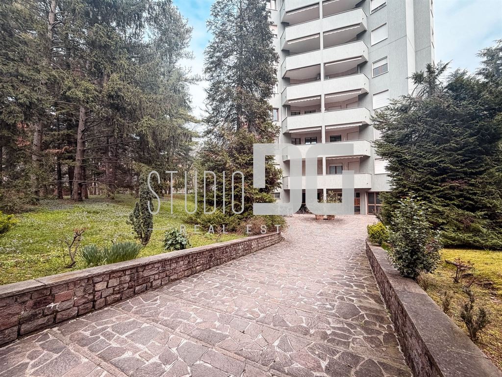 LOCALE COMMERCIALE AD UFFICIO DI MQ.60