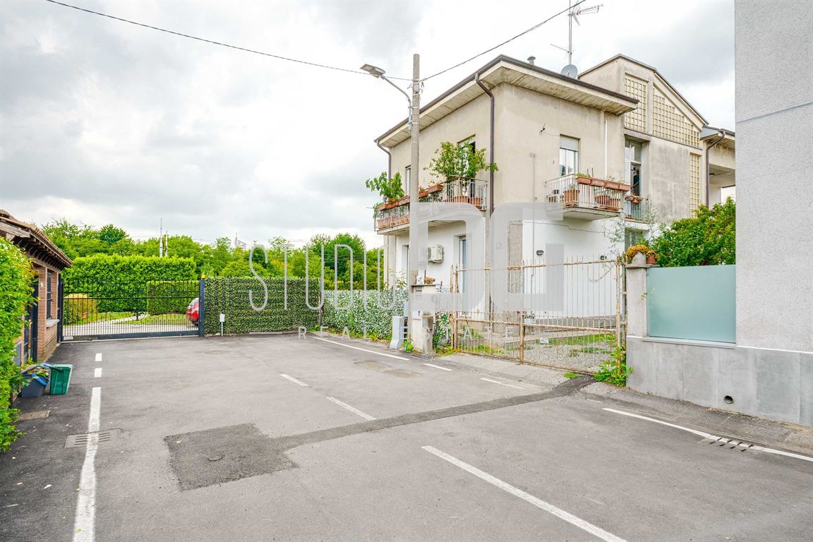 BILOCALE IN PORZIONE DI BIFAMILIARE