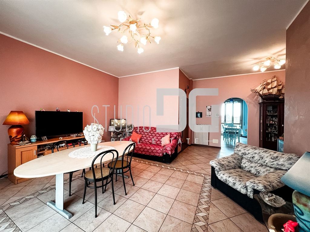 AMPIO QUADRILOCALE COMPLETAMENTE RISTRUTTURATO