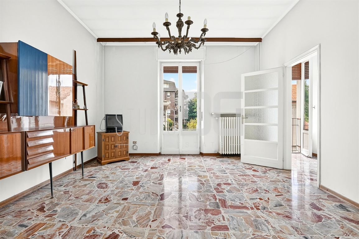 NEL CUORE DI LIMBIATE - PORZIONE DI VILLA BIFAMILIARE CON GIARDINO PRIVATO