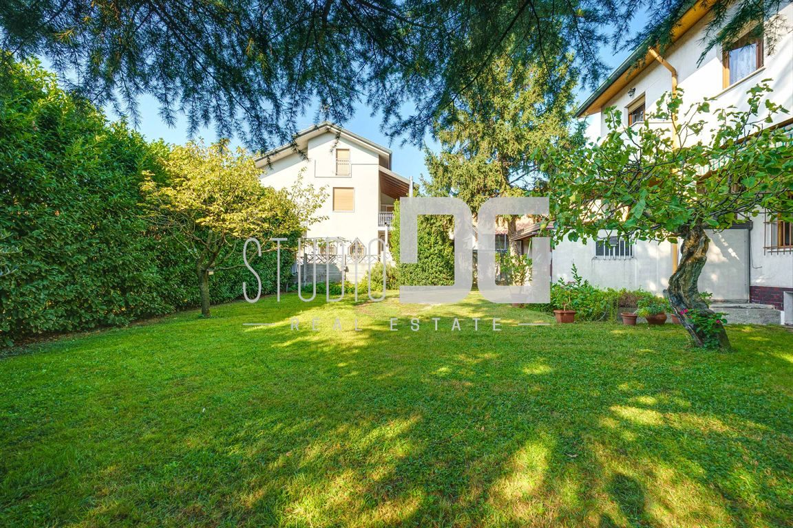 APPARTAMENTO IN BIFAMILIARE CON 400 MQ DI GIARDINO PRIVATO