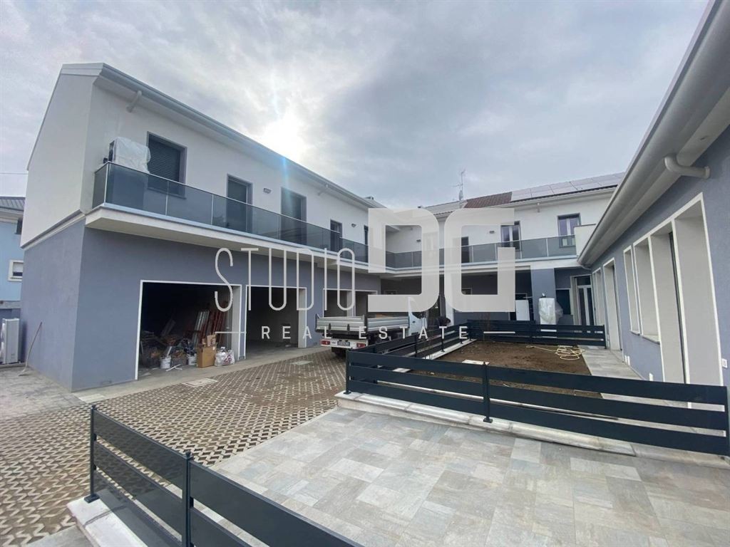 TRILOCALE AL PIANO TERRA