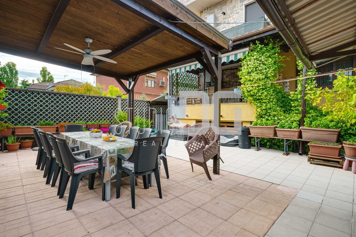 TRILOCALE SEMINDIPENDENTE CON GIARDINO E TAVERNA